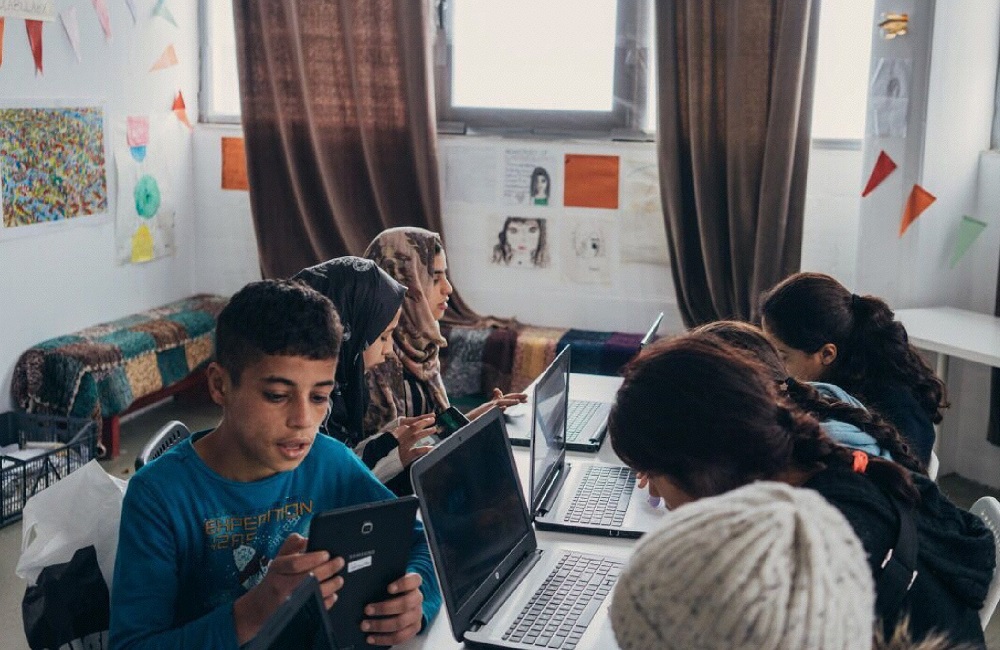 Microsoft team brings tech education to refugees